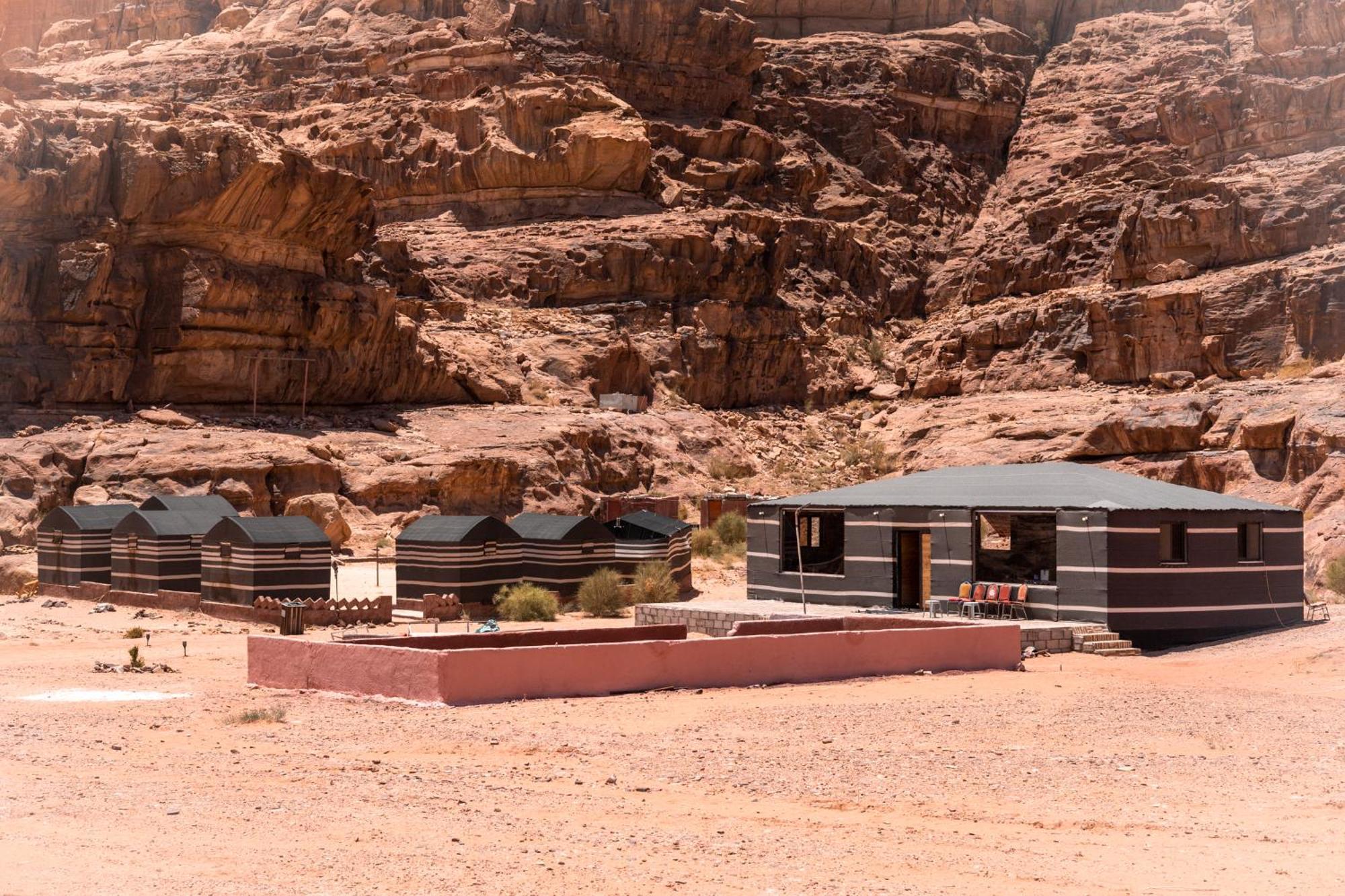 ワディ ・ラム Beduin Star Trail Camp Bed & Breakfast エクステリア 写真