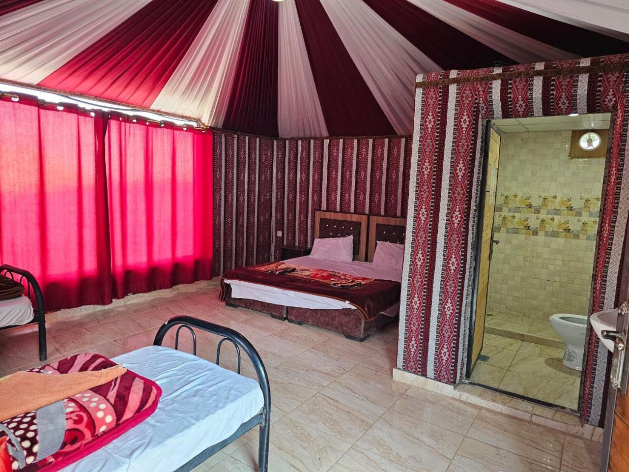 ワディ ・ラム Beduin Star Trail Camp Bed & Breakfast エクステリア 写真