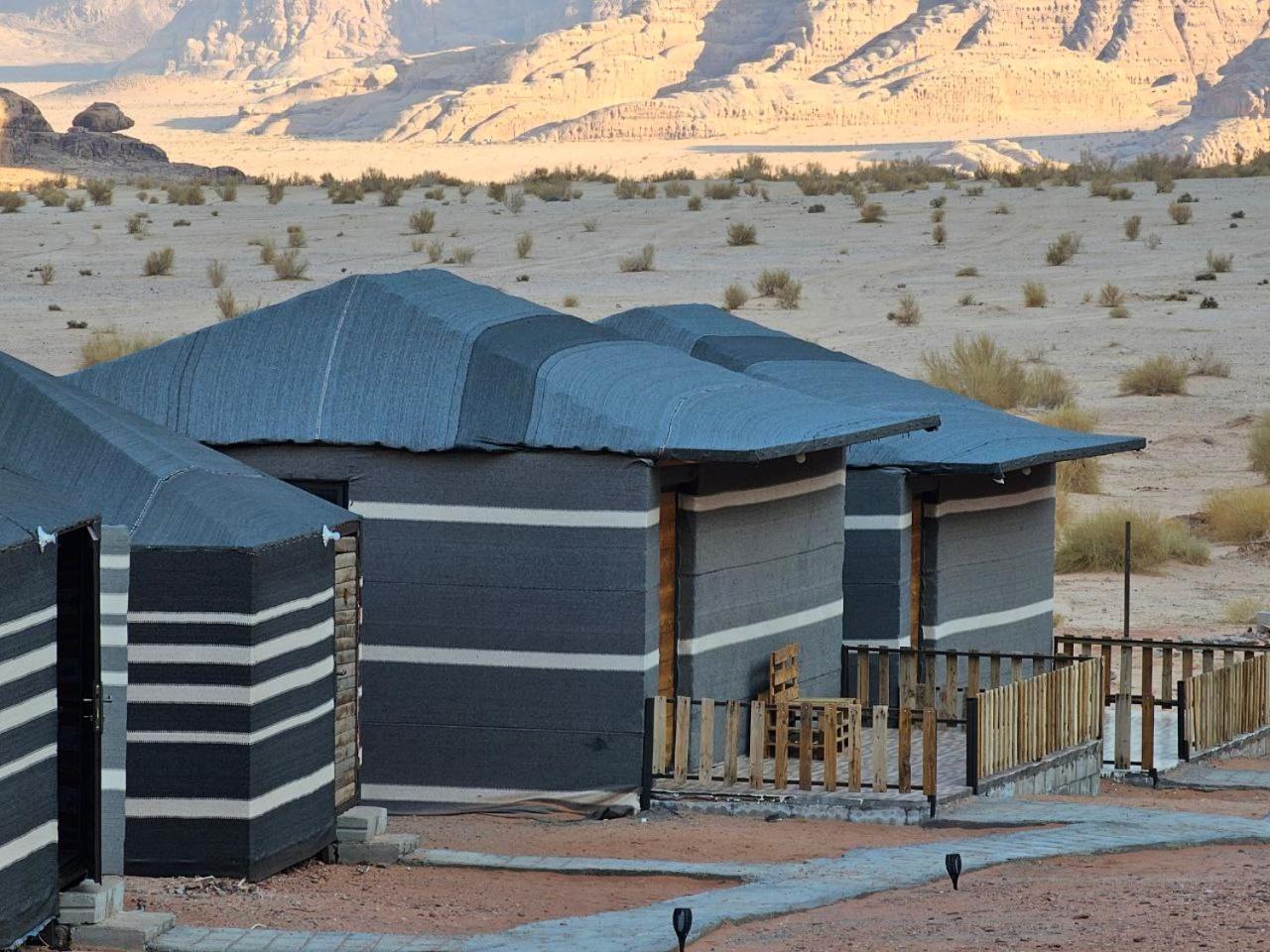 ワディ ・ラム Beduin Star Trail Camp Bed & Breakfast エクステリア 写真