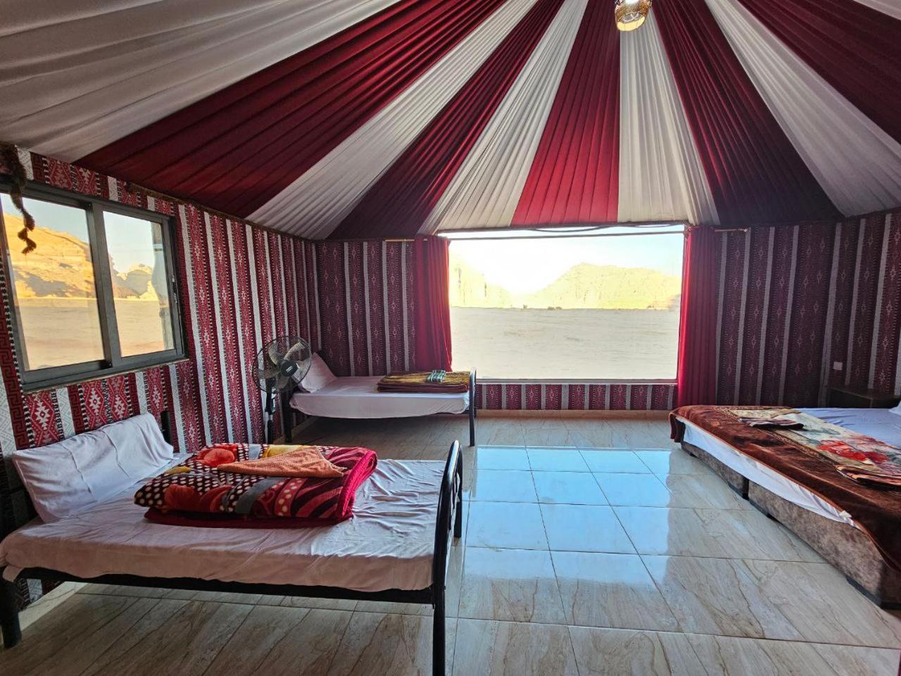 ワディ ・ラム Beduin Star Trail Camp Bed & Breakfast エクステリア 写真