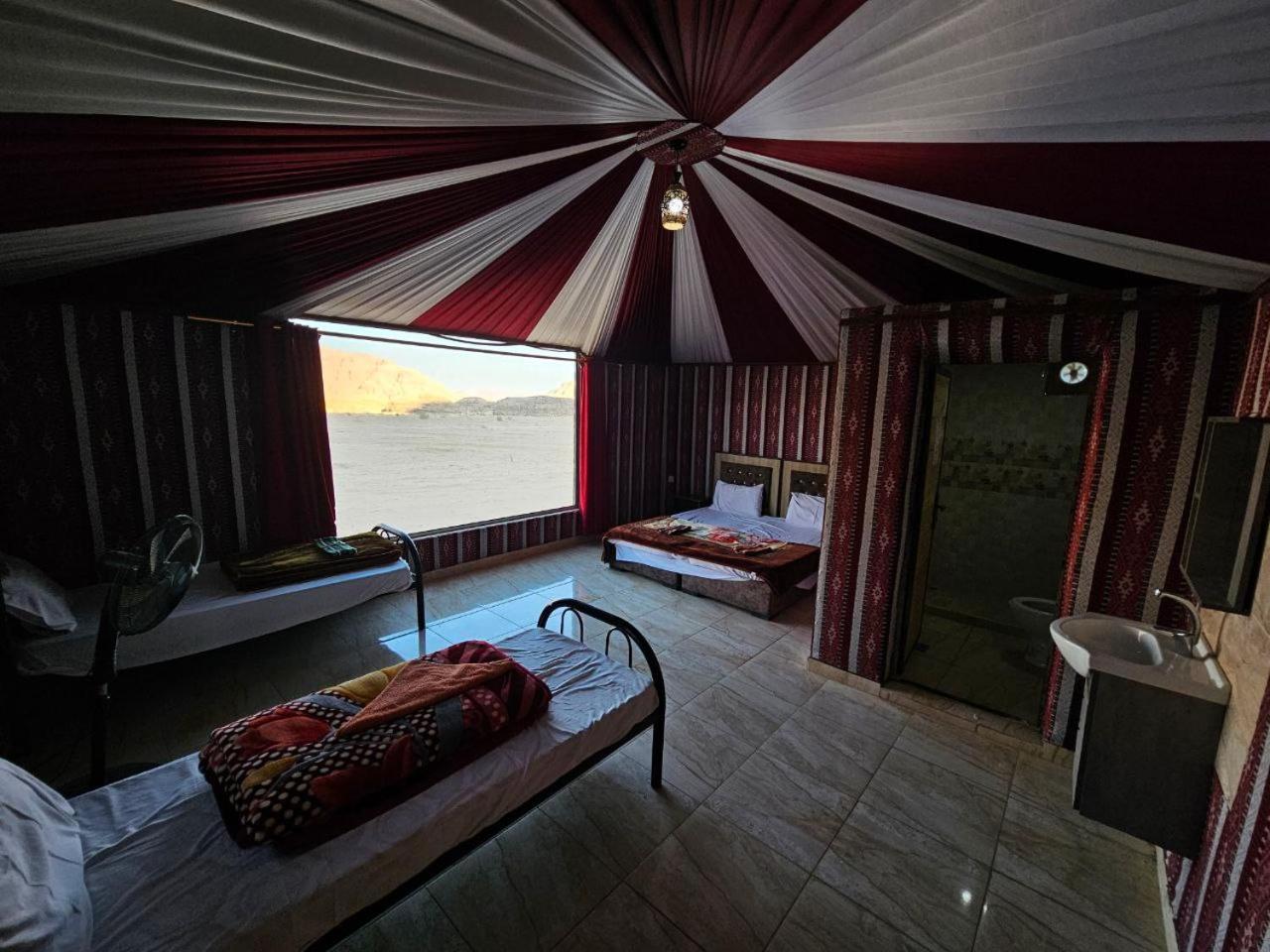 ワディ ・ラム Beduin Star Trail Camp Bed & Breakfast エクステリア 写真
